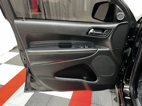 More photos of 2023 Dodge Durango Hemi Orange at MAG CDJR, MO