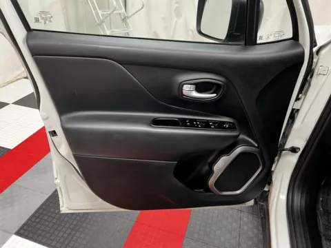 More photos of 2023 Jeep Renegade Latitude at MAG CDJR, MO