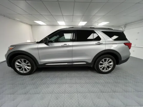 More photos of 2021 Ford Explorer Limited at MAG CDJR, MO