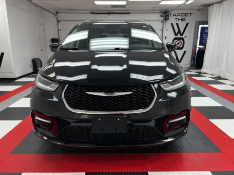 Photos of 2021 Chrysler Pacifica Touring L for sale in Chillicothe, MO at MAG CDJR