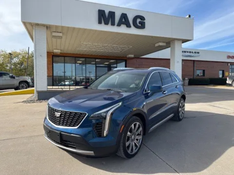 Blue 2019 Cadillac XT4 FWD Premium Luxury for sale in Chillicothe, MO