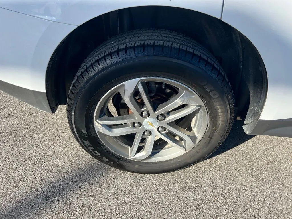 2016 Chevrolet Equinox LTZ photo 4