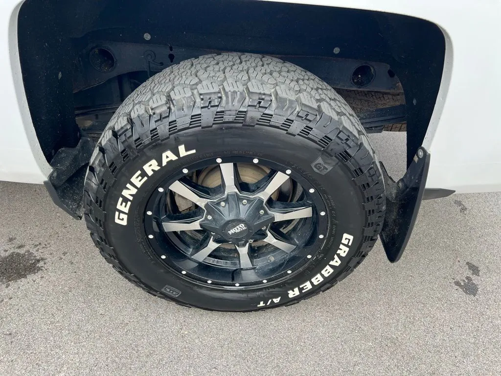 2018 Chevrolet Silverado 1500 LTZ photo 3