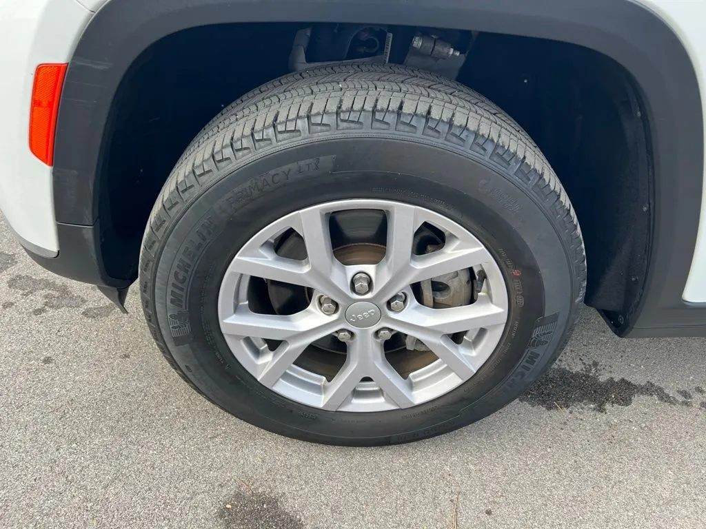 2022 Jeep Grand Cherokee Limited photo 4