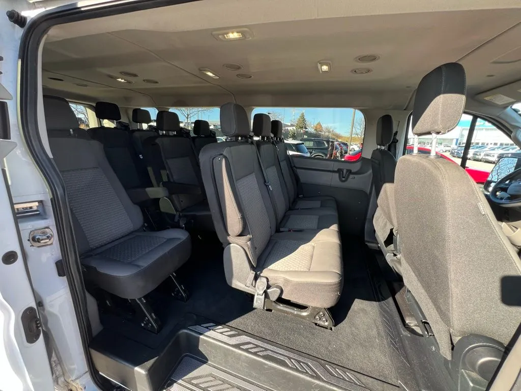 2023 Ford Transit Passenger XL photo 3