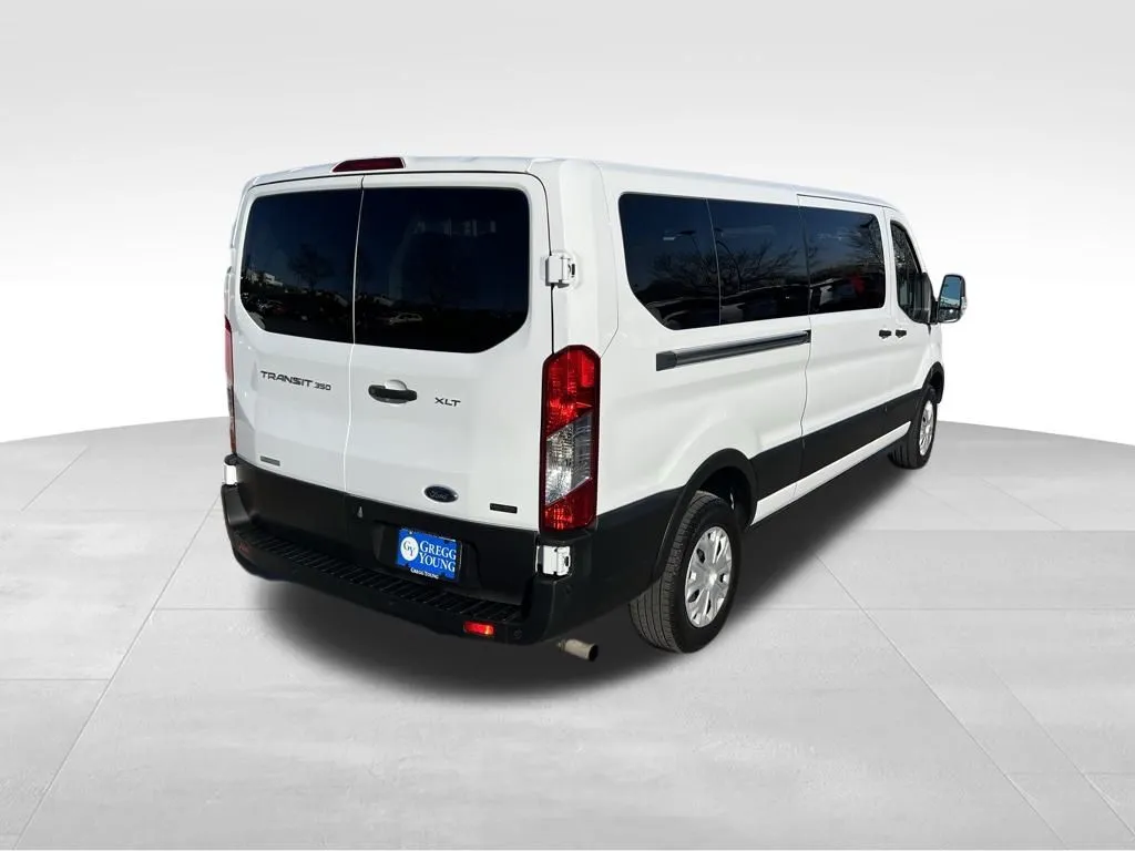 2023 Ford Transit Passenger XL photo 2