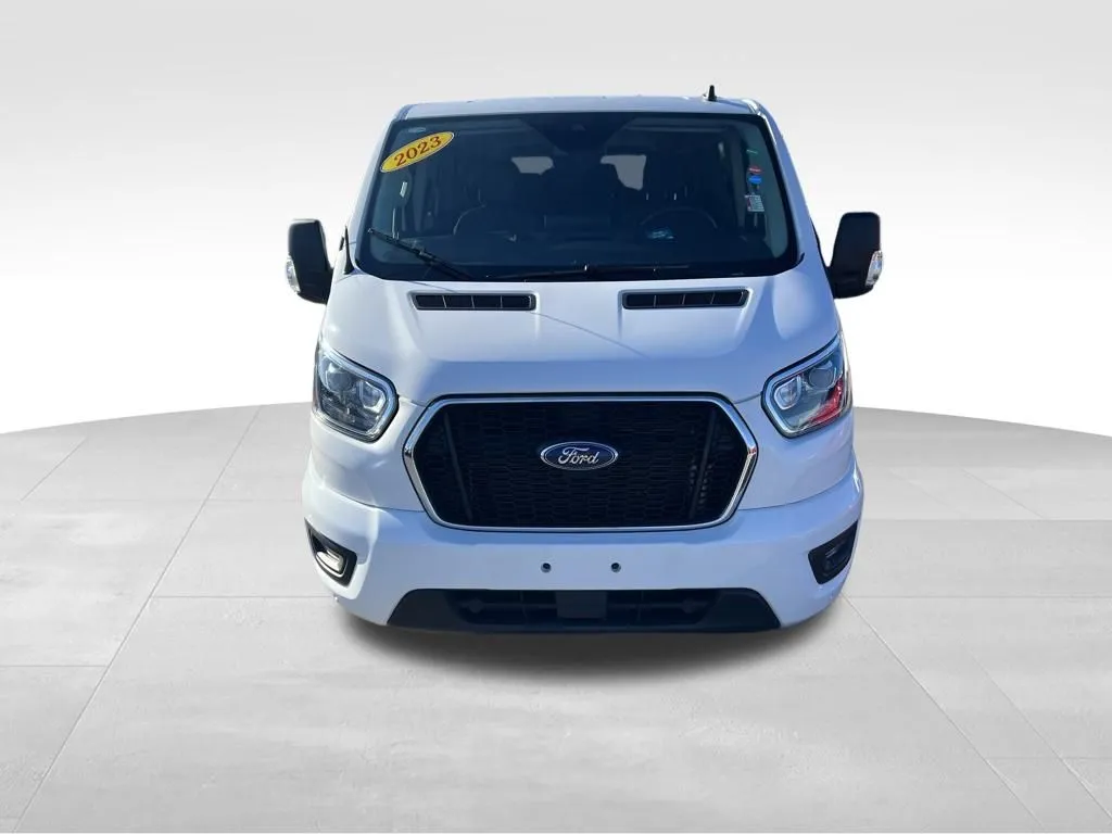 2023 Ford Transit Passenger XL photo 3