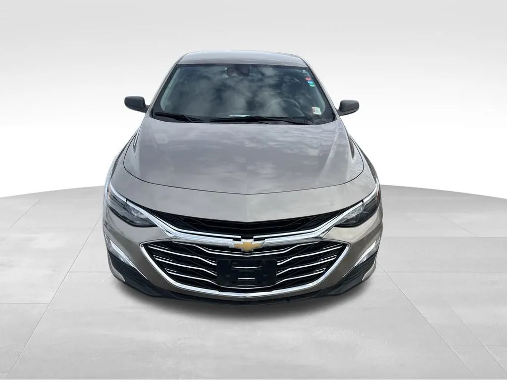 2024 Chevrolet Malibu LS photo 3