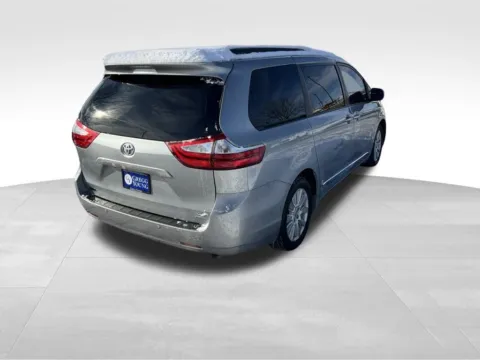 More photos of 2017 Toyota Sienna at Gregg Young Chevrolet - Omaha, NE