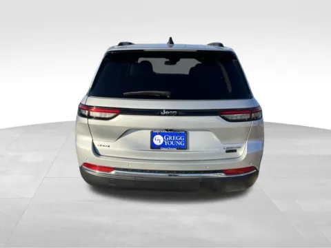 More photos of 2023 Jeep Grand Cherokee Limited at Gregg Young Chevrolet - Omaha, NE