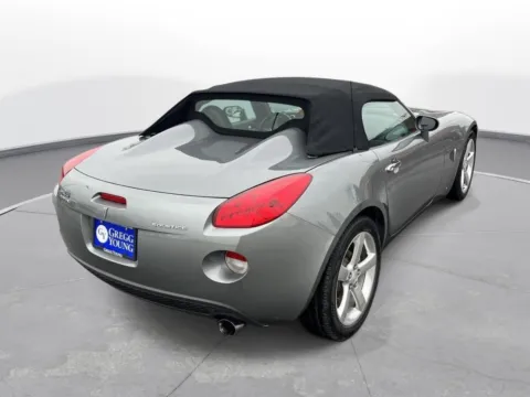 More photos of 2006 Pontiac Solstice at Gregg Young Chevrolet - Omaha, NE