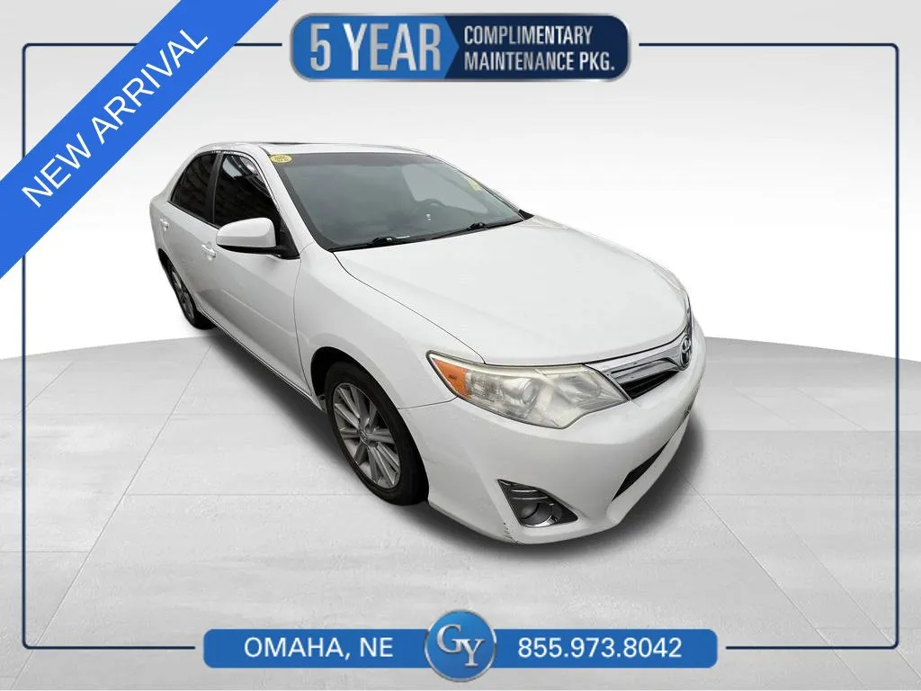 White 2013 Toyota Camry XLE for sale in Omaha, NE