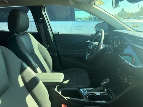 More photos of 2020 Buick Encore GX Select at Gregg Young Chevrolet of Omaha, NE