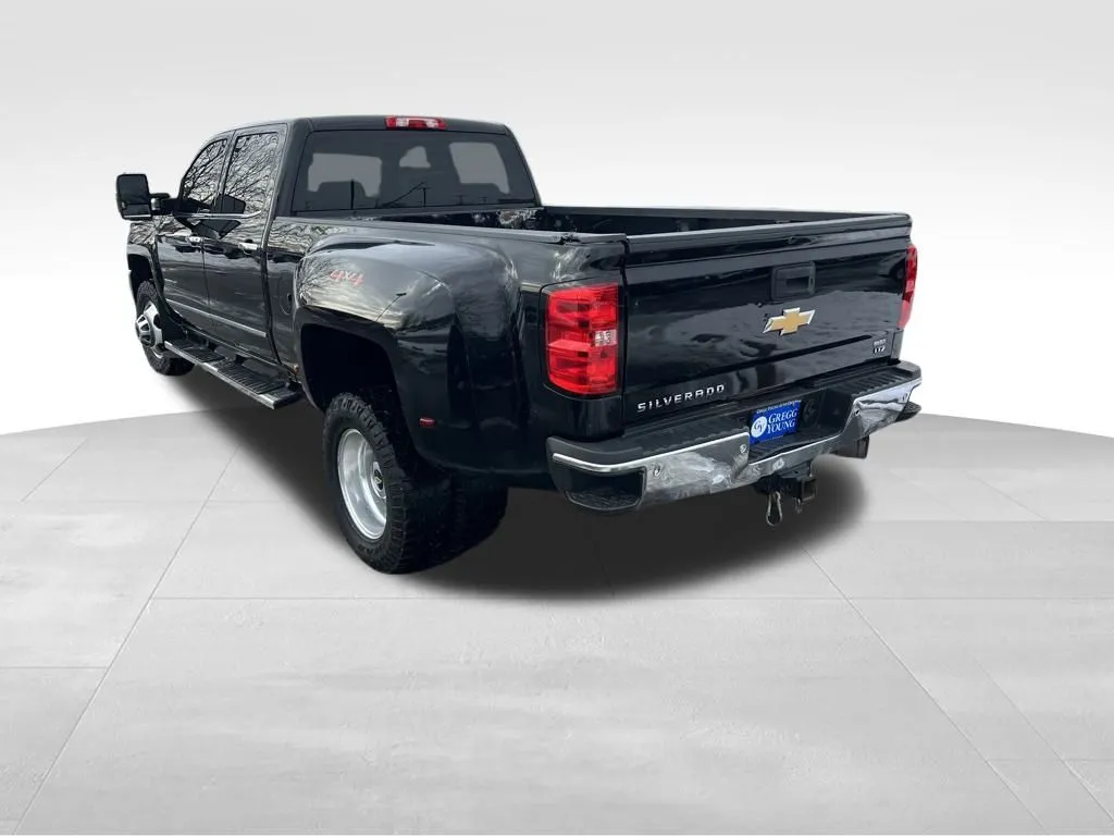 2019 Chevrolet Silverado 3500HD LTZ photo 2