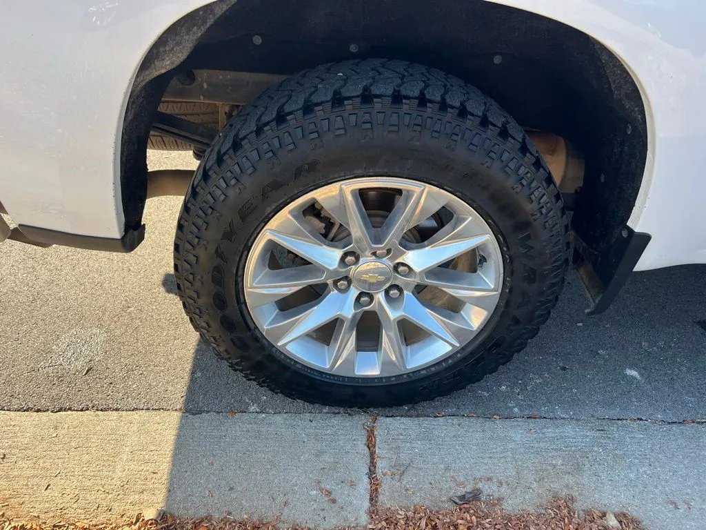 2019 Chevrolet Silverado 1500 LTZ photo 3
