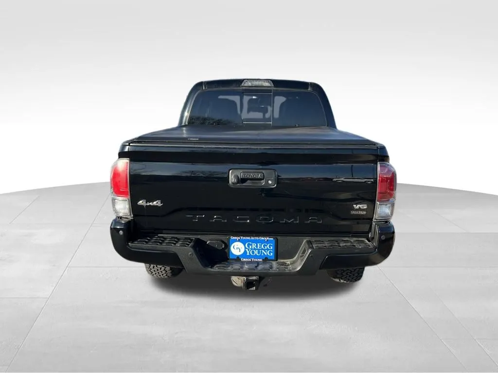 2018 Toyota Tacoma Limited photo 2