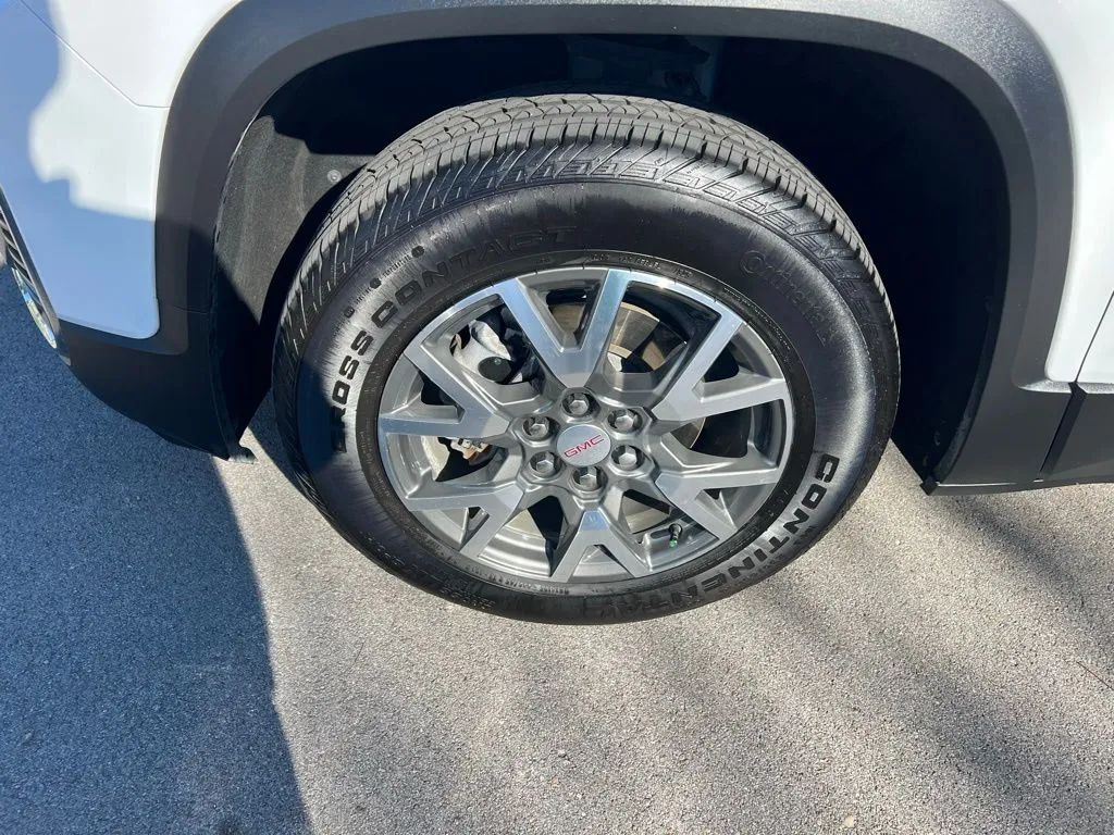 2023 Gmc Acadia SLE photo 4