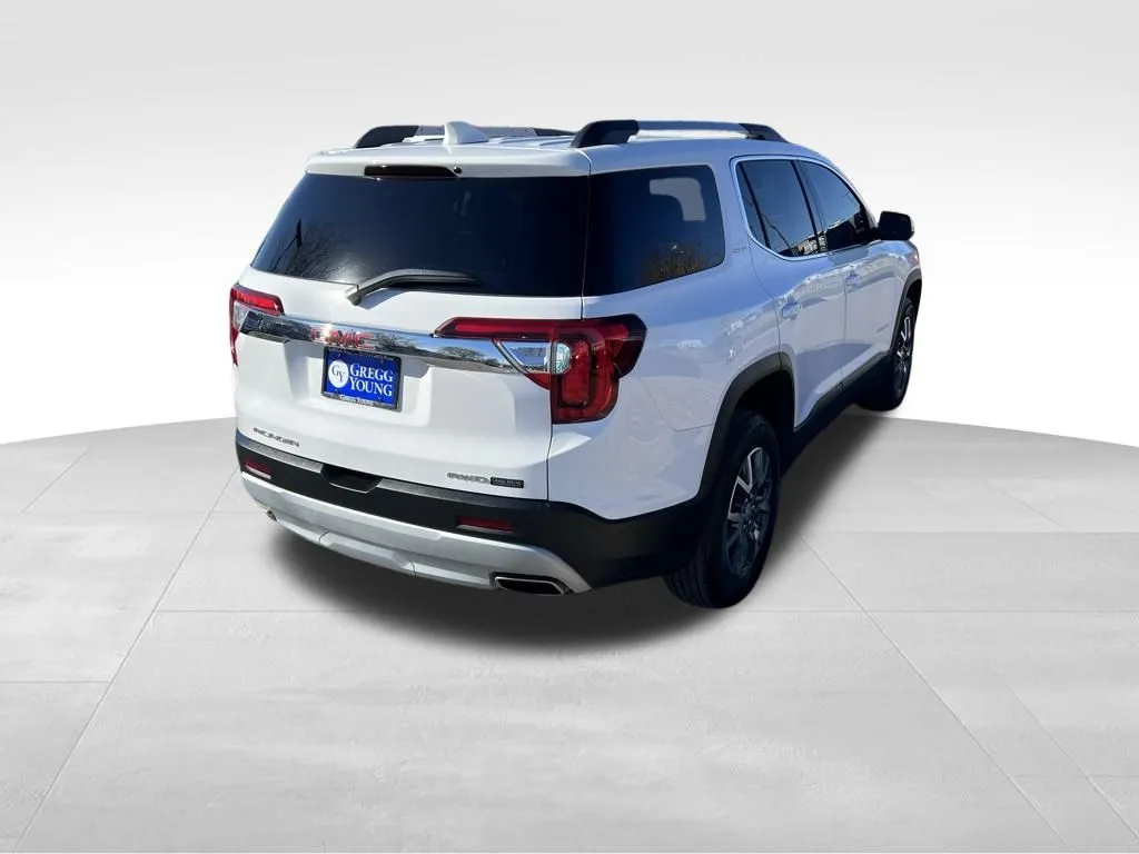 2023 Gmc Acadia SLE photo 2