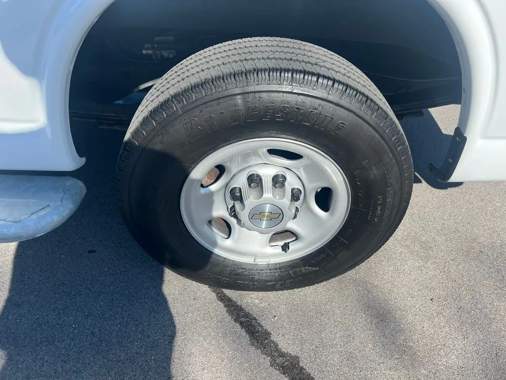 2024 Chevrolet Express 2500 Work Van photo 3