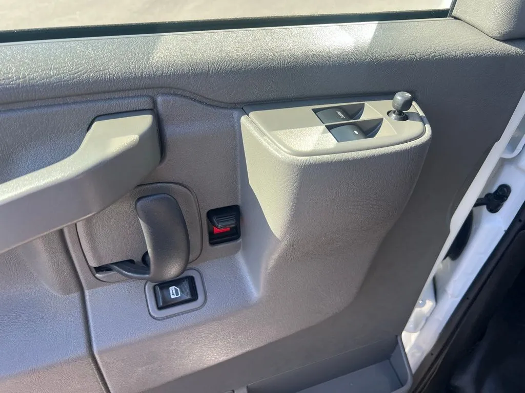 2024 Chevrolet Express 2500 Work Van photo 4