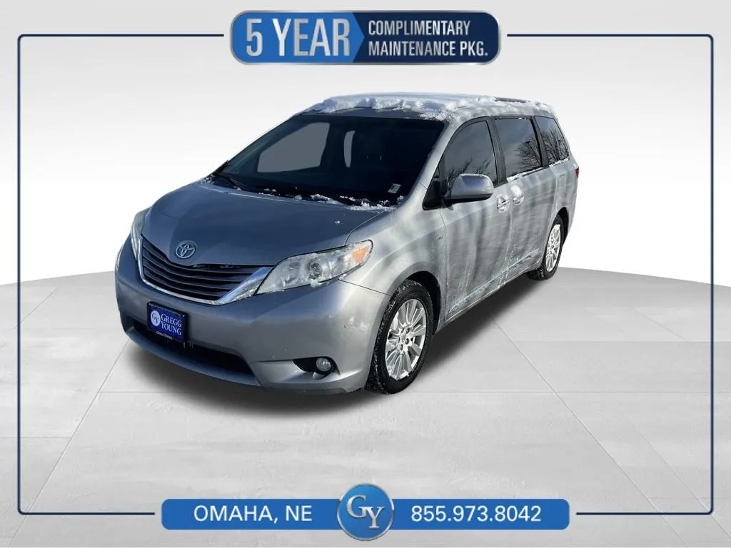 Silver 2017 Toyota Sienna XLE for sale in Omaha, NE