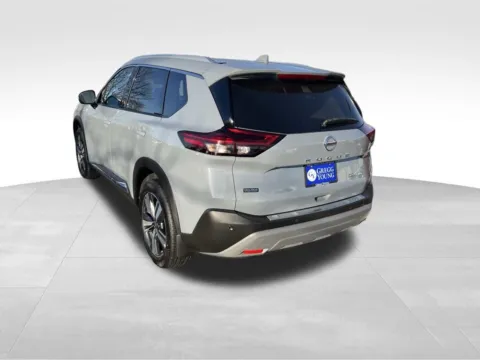 More photos of 2021 Nissan Rogue SL at Gregg Young Chevrolet - Omaha, NE