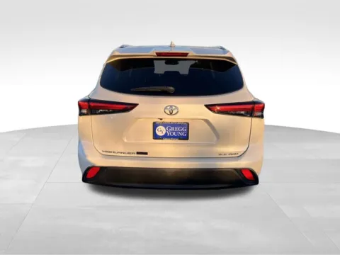 More photos of 2021 Toyota Highlander XLE at Gregg Young Chevrolet - Omaha, NE