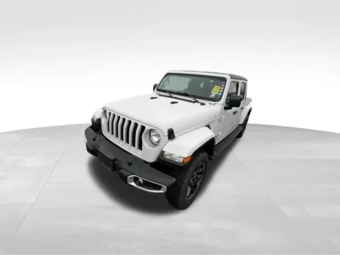 More photos of 2022 Jeep Gladiator Overland at Gregg Young Chevrolet of Omaha, NE