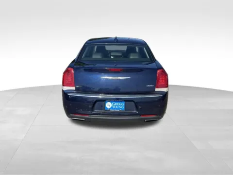 More photos of 2016 Chrysler 300 Limited at Gregg Young Chevrolet of Omaha, NE