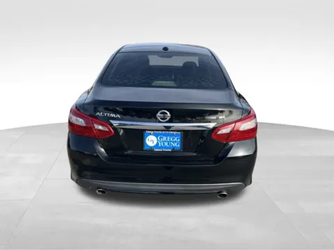 More photos of 2018 Nissan Altima 2.5 SL at Gregg Young Chevrolet - Omaha, NE