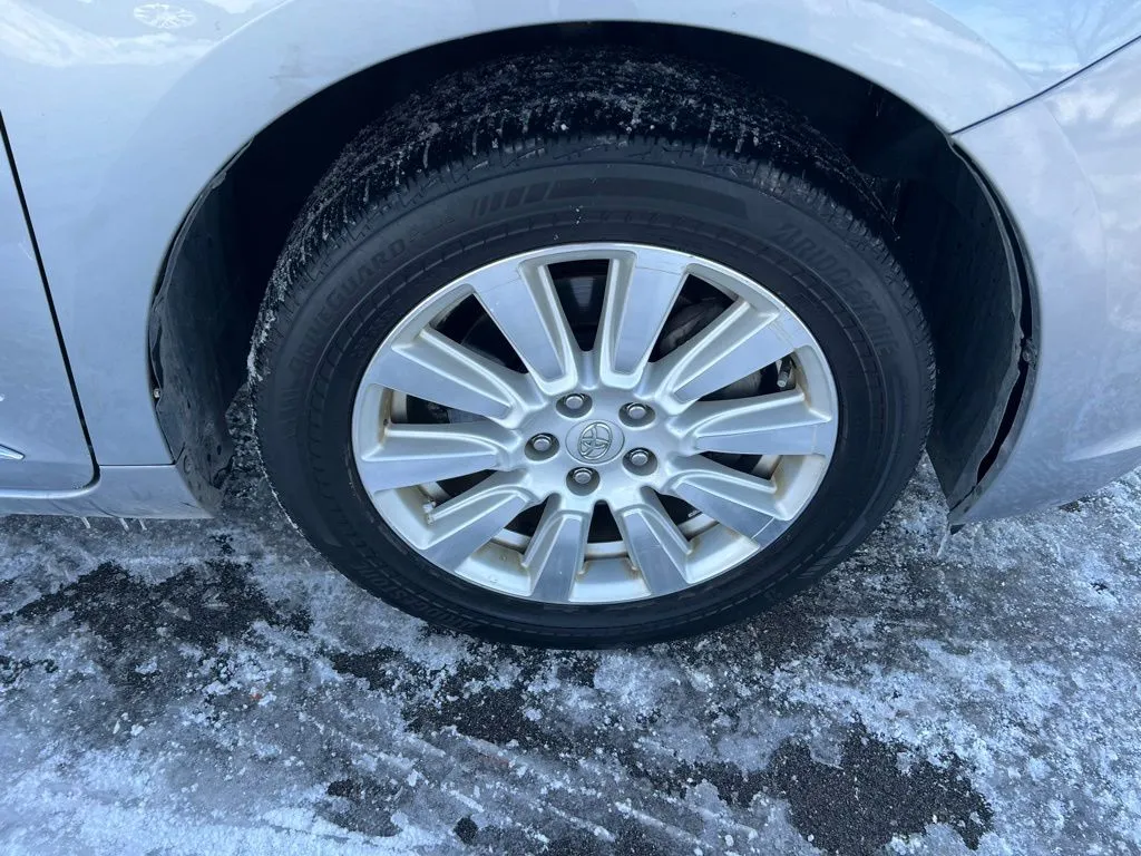 2017 Toyota Sienna LE photo 4