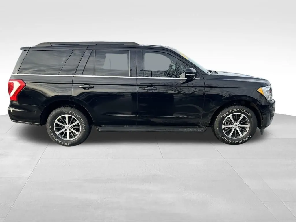 2019 Ford Expedition XLT photo 3