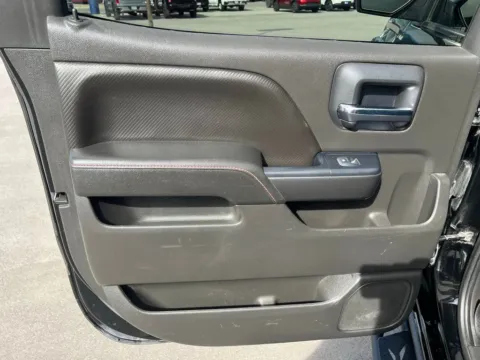 More photos of 2018 GMC Sierra 1500 SLT at Gregg Young Chevrolet of Omaha, NE