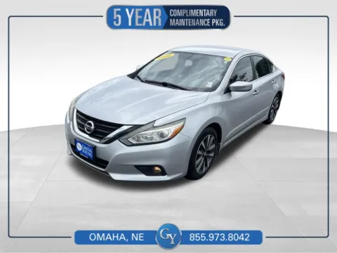 Silver 2016 Nissan Altima 2.5 SV for sale in Omaha, NE