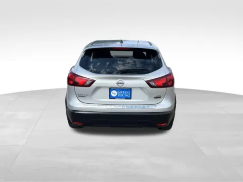 More photos of 2018 Nissan Rogue Sport S at Gregg Young Chevrolet of Omaha, NE