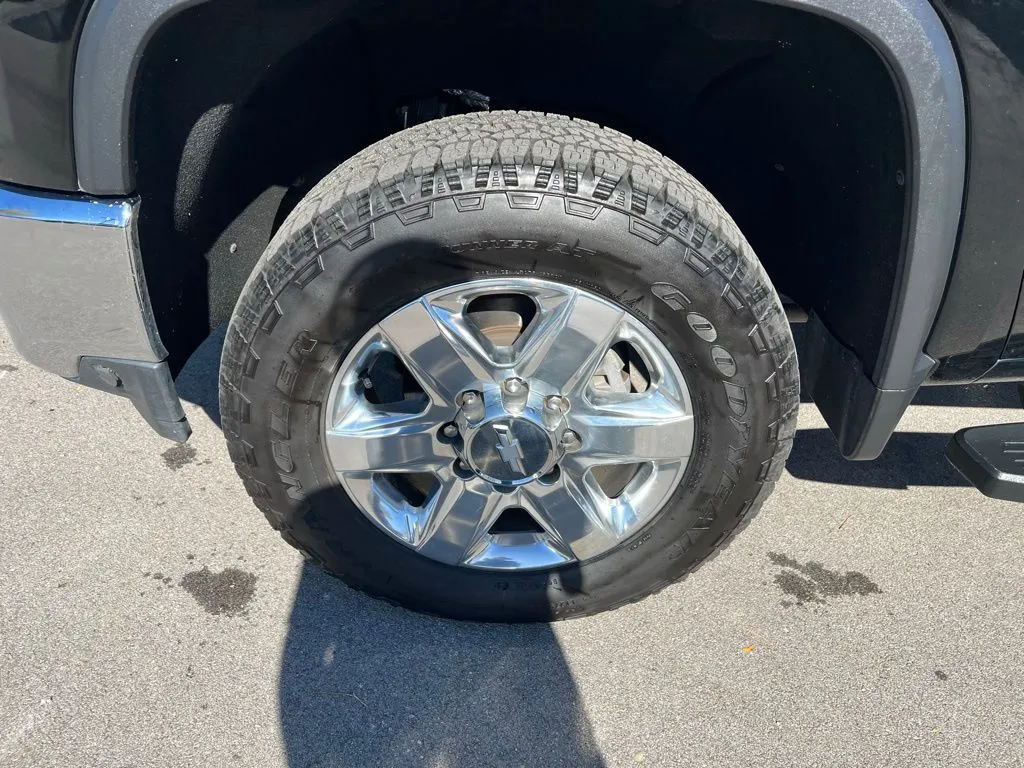 2020 Chevrolet Silverado 2500HD LTZ photo 4