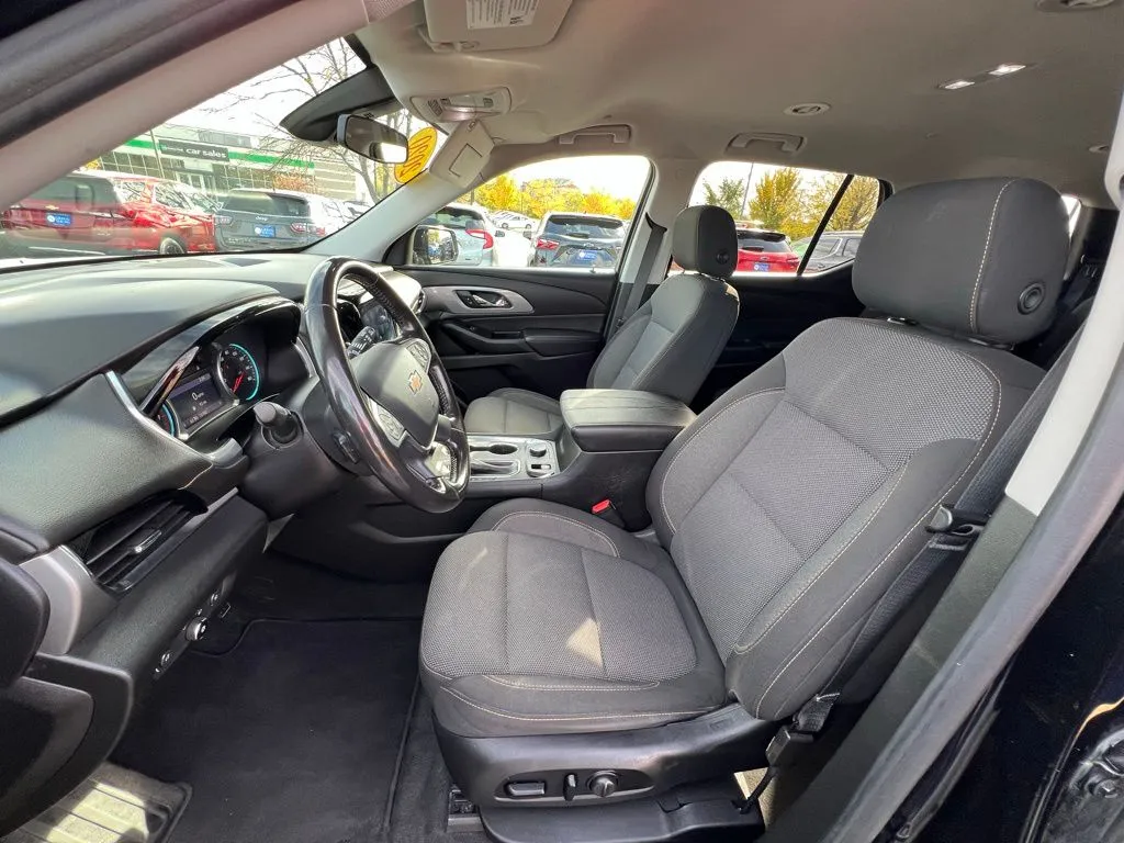 2020 Chevrolet Traverse Cloth photo 3