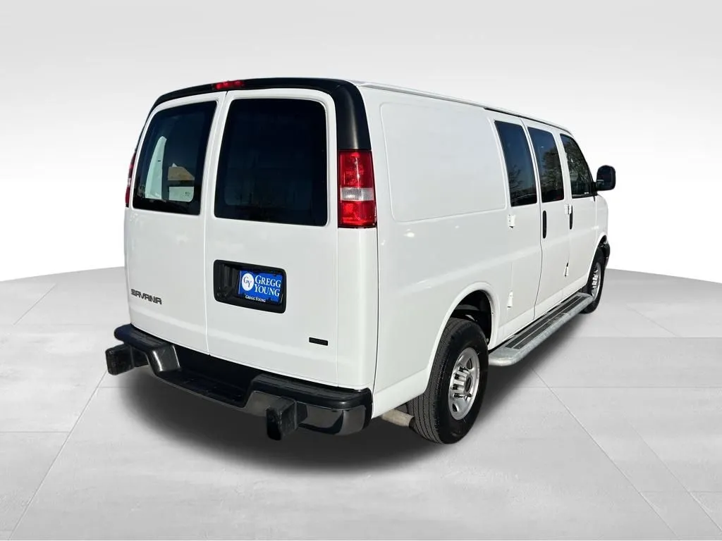 2023 Gmc Savana Cargo 2500 photo 2