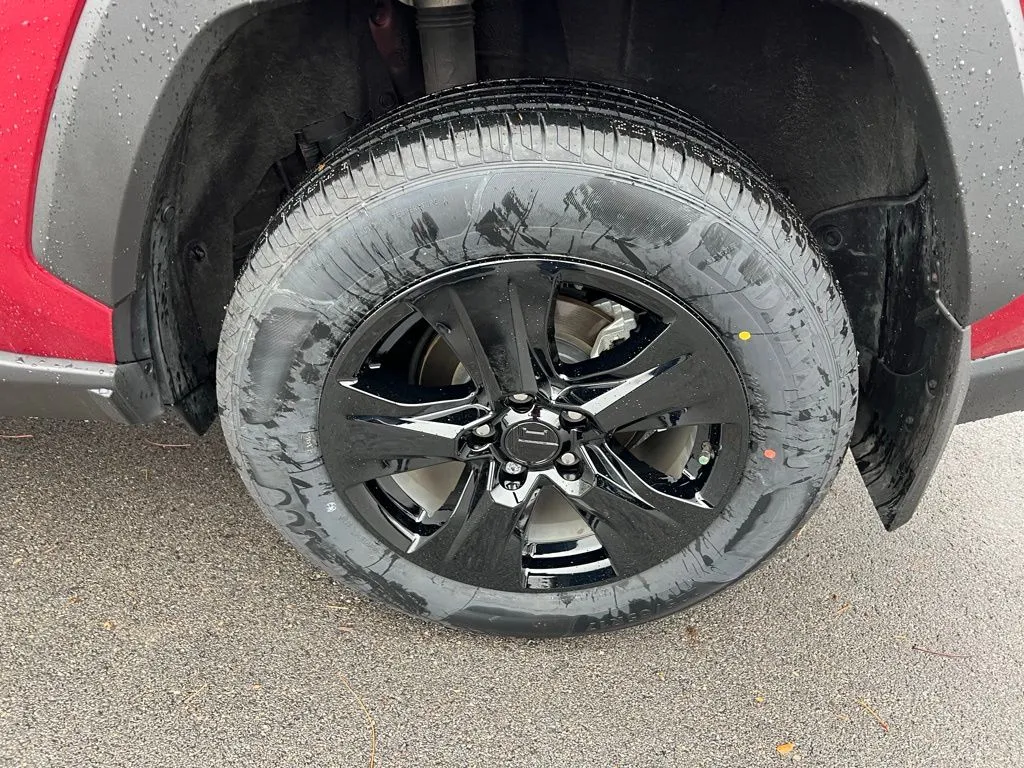 2021 Toyota RAV4 XLE photo 4