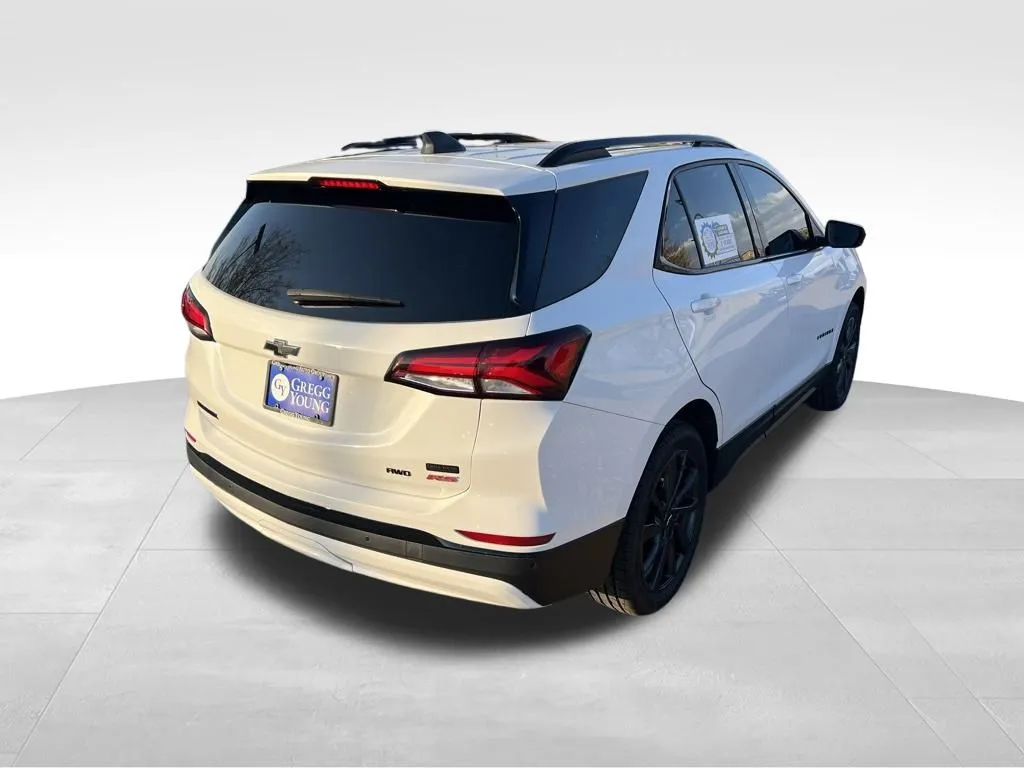 2024 Chevrolet Equinox RS photo 2