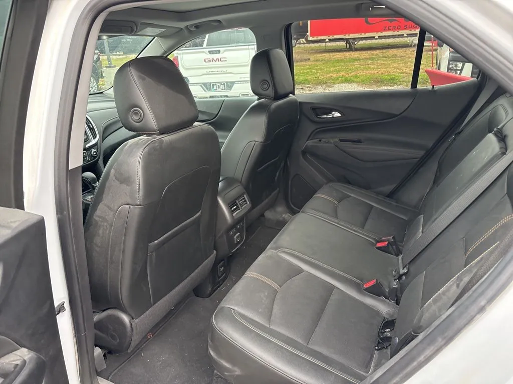 2023 Chevrolet Equinox Premier photo 2