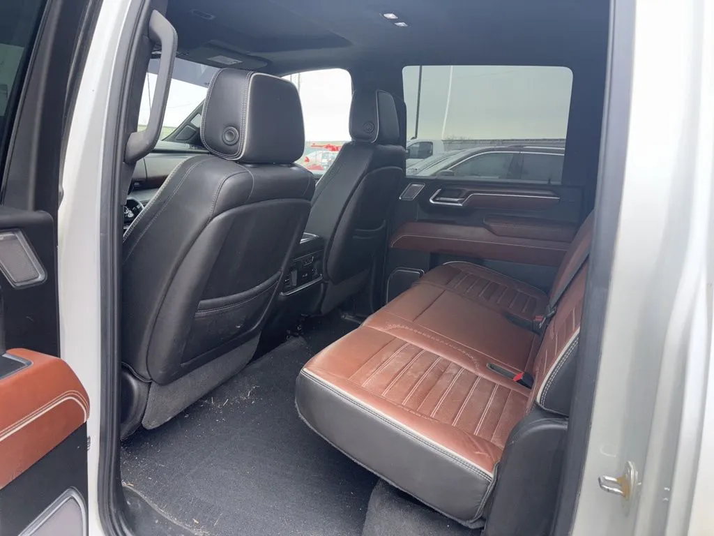 2024 Gmc Sierra 2500 HD Denali Ultimate photo 3