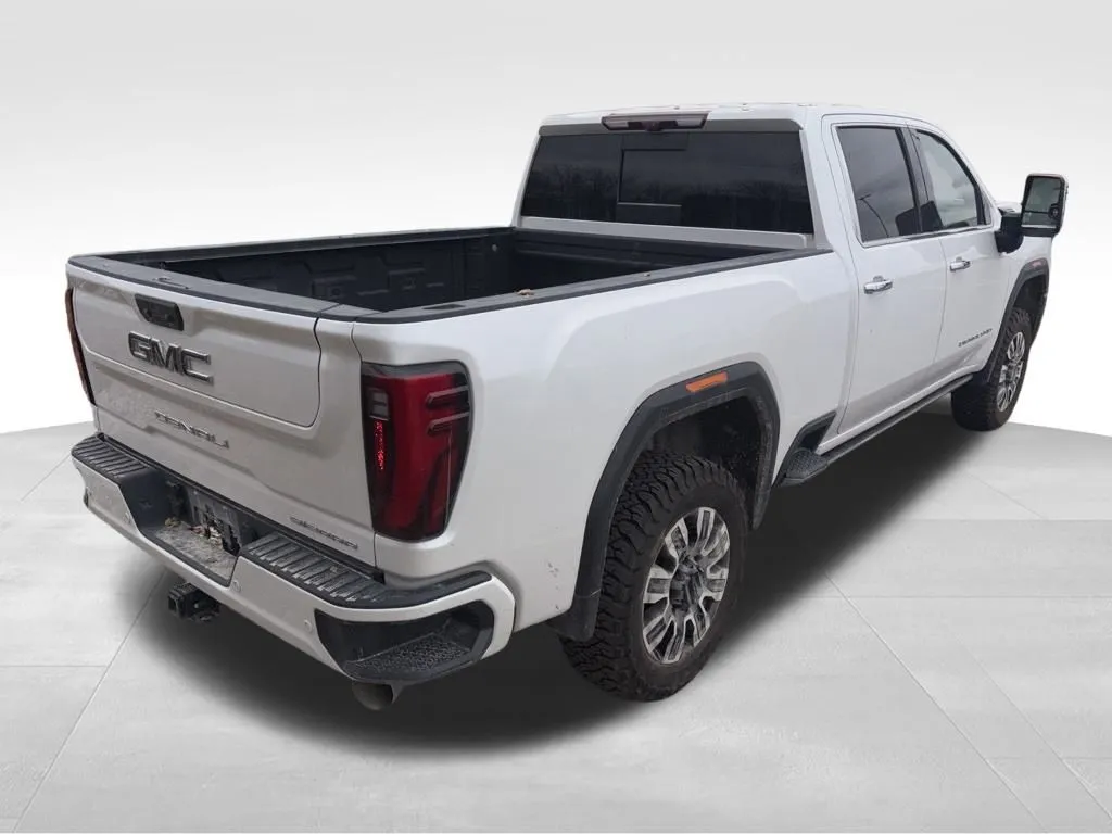 2024 Gmc Sierra 2500 HD Denali Ultimate photo 2