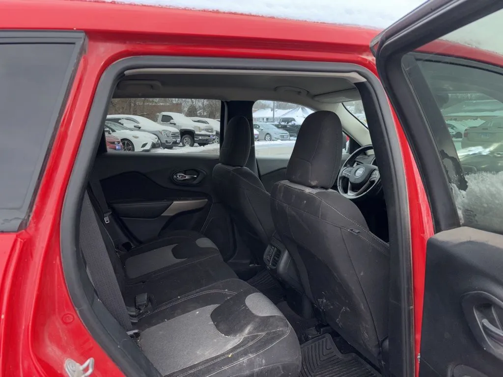 2018 Jeep Cherokee Latitude photo 3