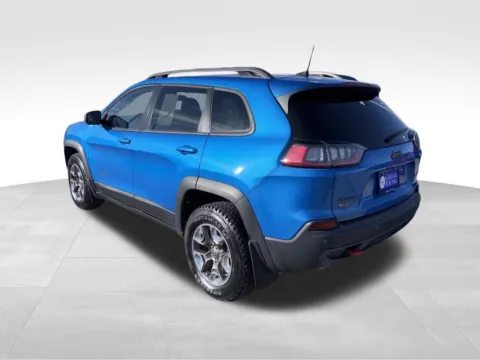 More photos of 2019 Jeep Cherokee Trailhawk at Gregg Young Atlantic, IA