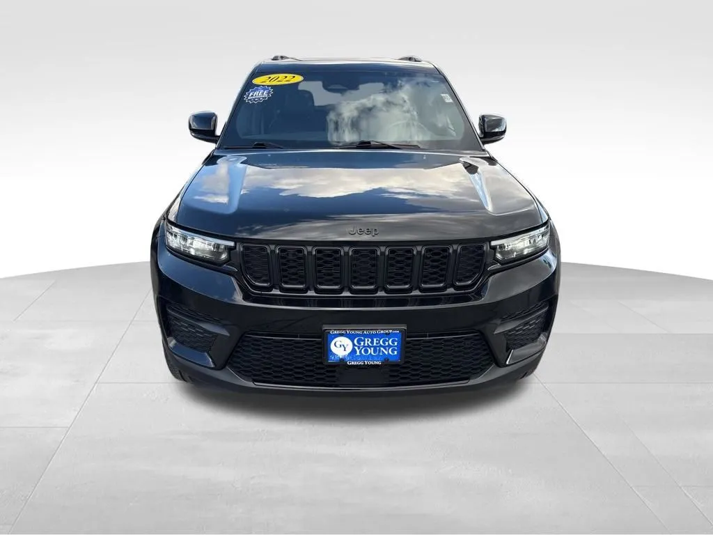 2022 Jeep Grand Cherokee Altitude photo 2