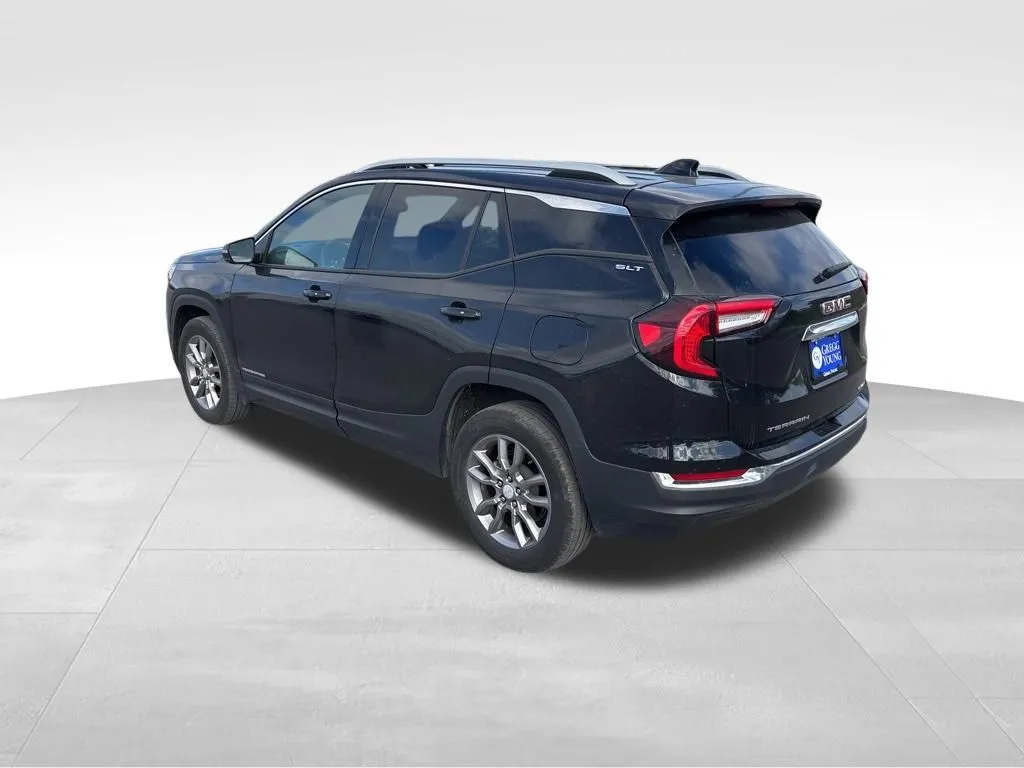 2024 Gmc Terrain SLT photo 2