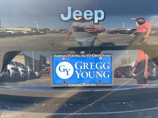 2022 Jeep Grand Cherokee Limited photo 4