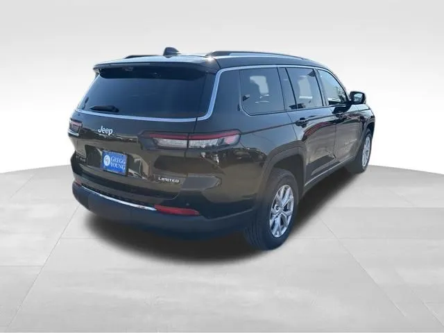 2022 Jeep Grand Cherokee Limited photo 2