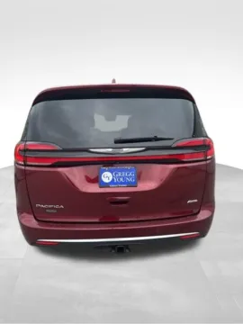 More photos of 2022 Chrysler Pacifica Pinnacle at Gregg Young Buick GMC Indianola, IA